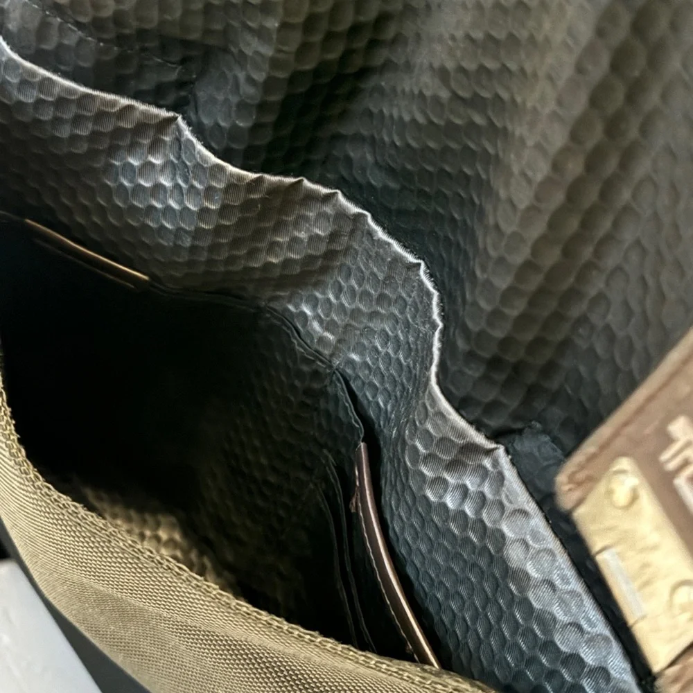 TUMI ALPHA BRAVO ANNAPOLIS CROSSBODY BAG - rarely used